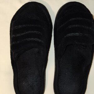 Isotoner indoor/outdoor Adjustable Slide in Slippers